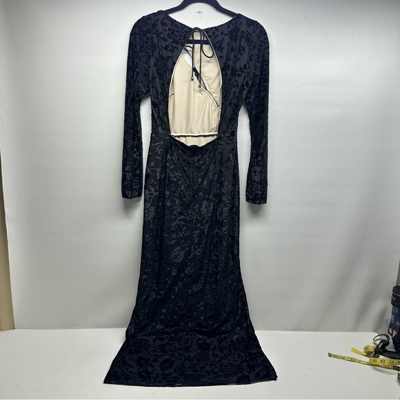 SAINTS & SECRETSElegant Black Floral Dress SIZE M - Picture 3 of 13